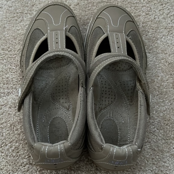 Ryka T Strap walking shoes - Picture 3 of 11
